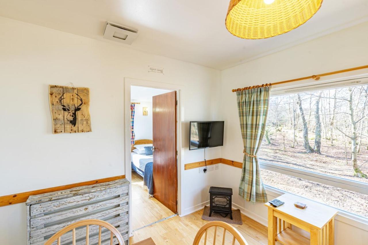 Fern Lodge 2 With Hot Tub Belladrum 外观 照片