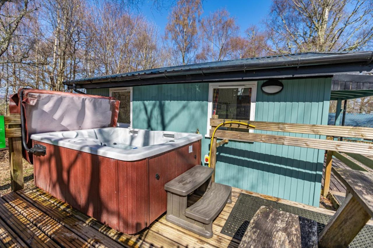 Fern Lodge 2 With Hot Tub Belladrum 外观 照片
