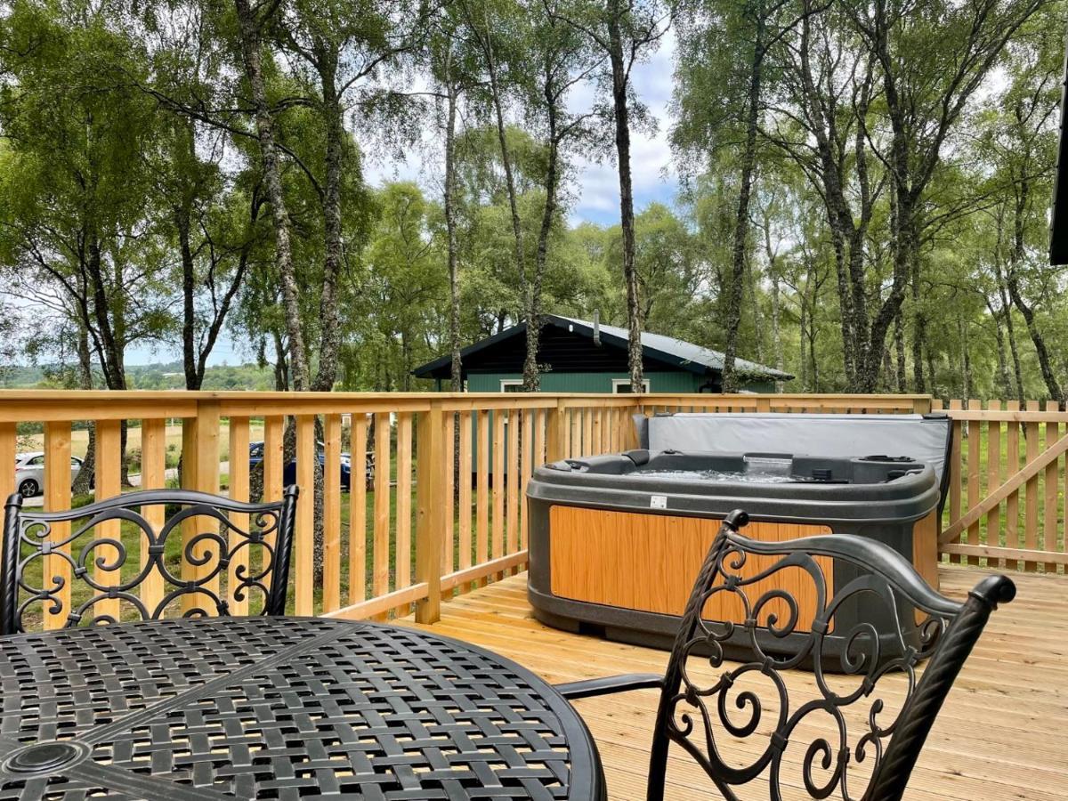 Fern Lodge 2 With Hot Tub Belladrum 外观 照片