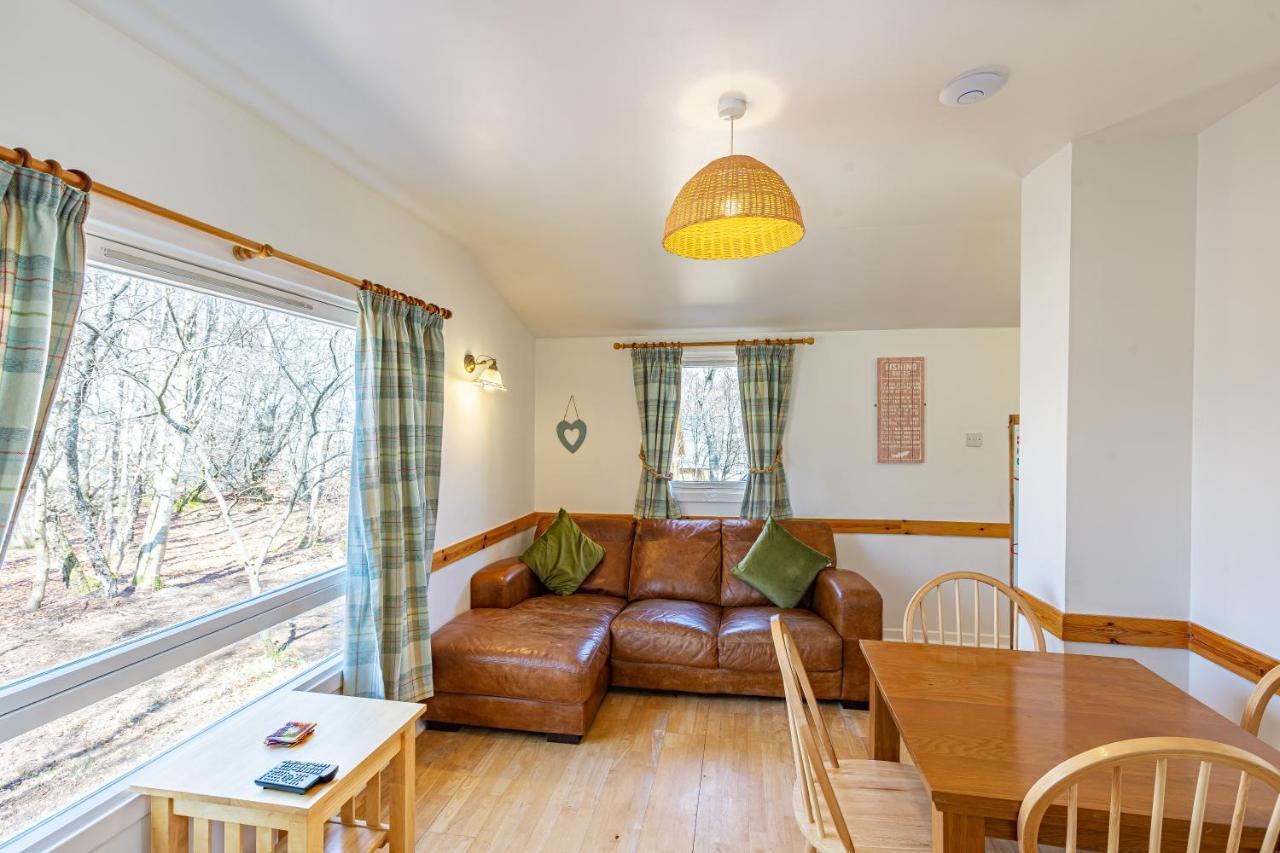 Fern Lodge 2 With Hot Tub Belladrum 外观 照片