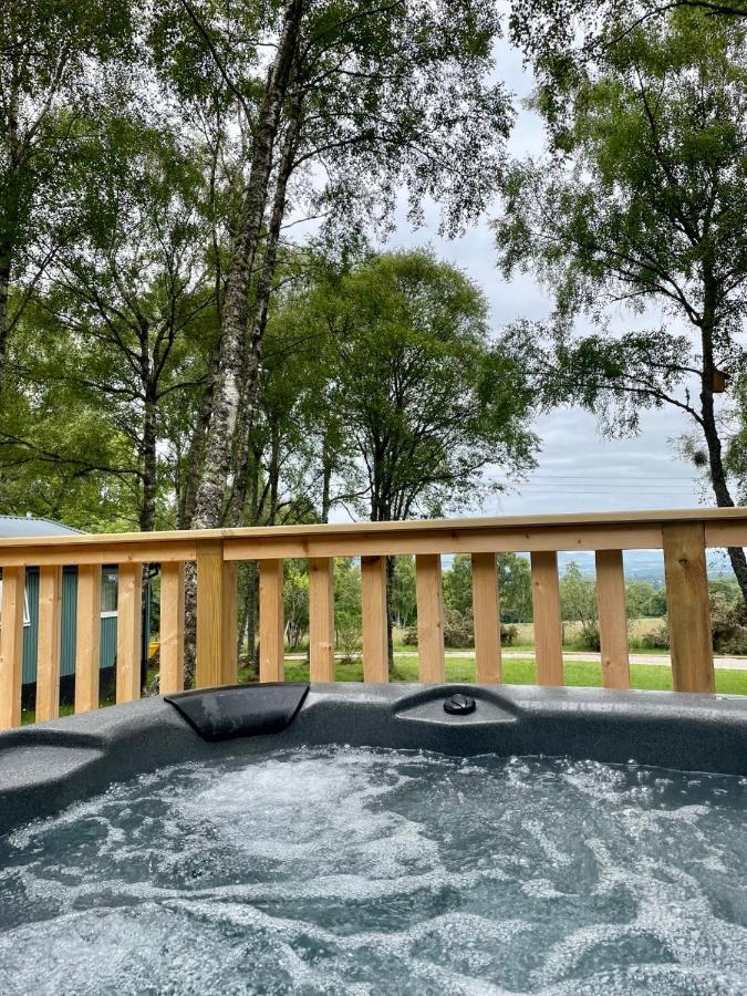 Fern Lodge 2 With Hot Tub Belladrum 外观 照片