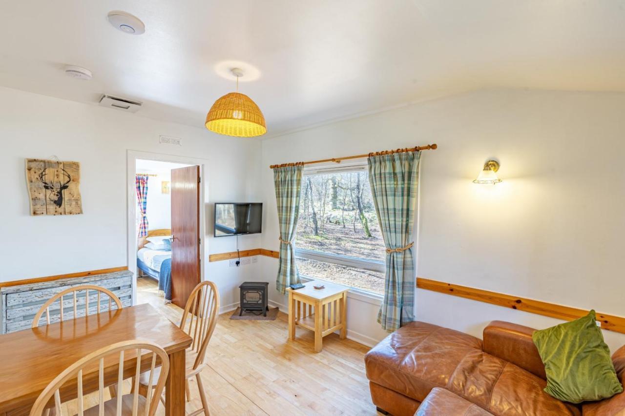 Fern Lodge 2 With Hot Tub Belladrum 外观 照片